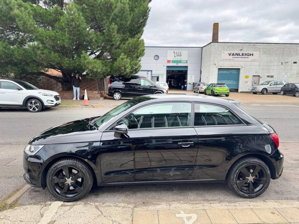 AUDI A1