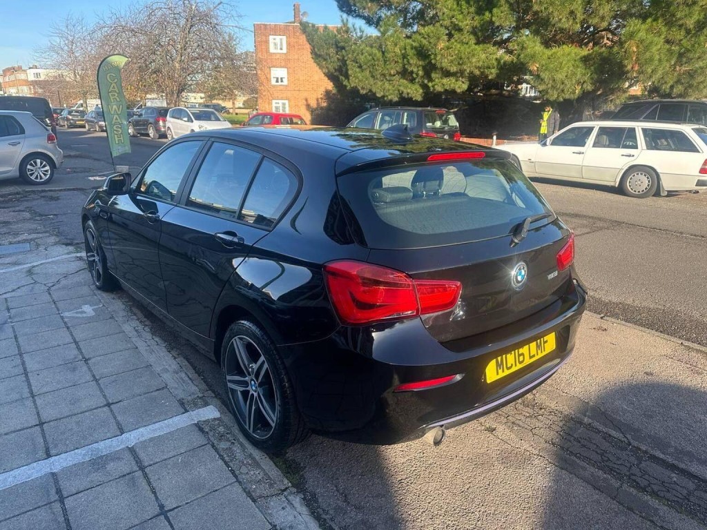 BMW 1 SERIES
