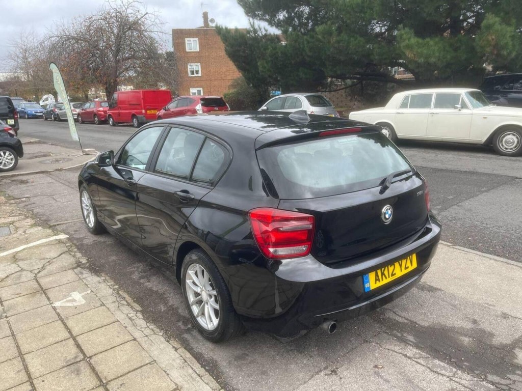BMW 1 SERIES