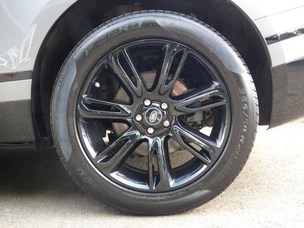 LAND ROVER RANGE ROVER VELAR