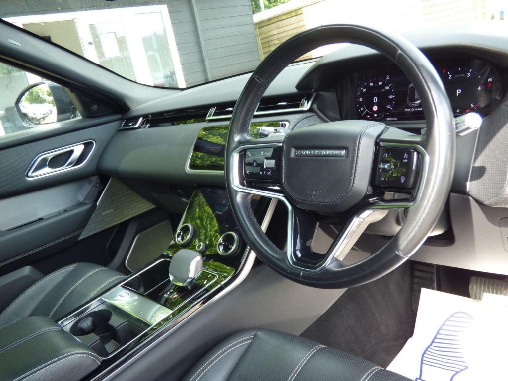 LAND ROVER RANGE ROVER VELAR