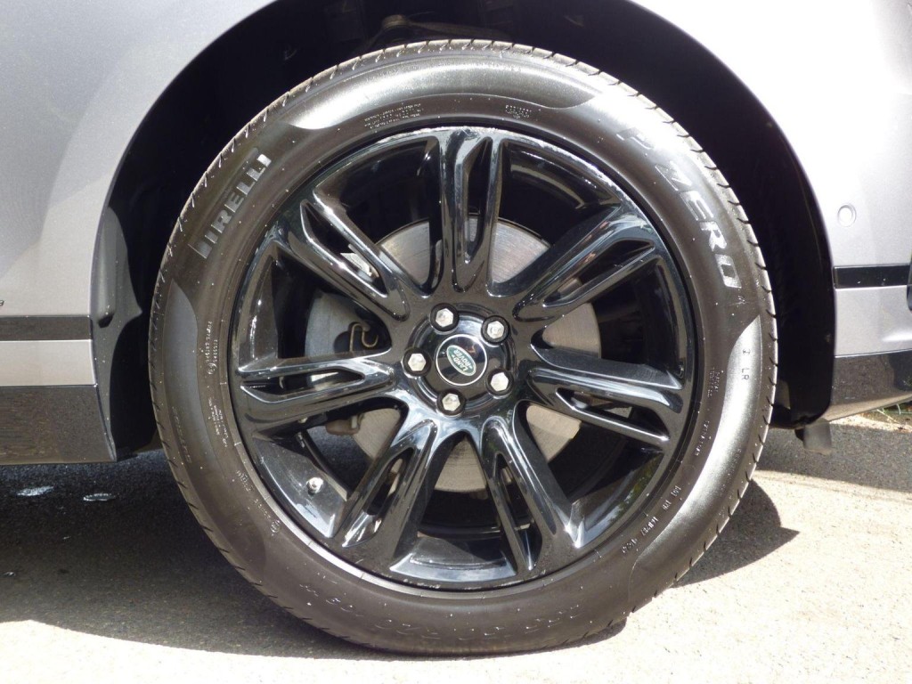 LAND ROVER RANGE ROVER VELAR