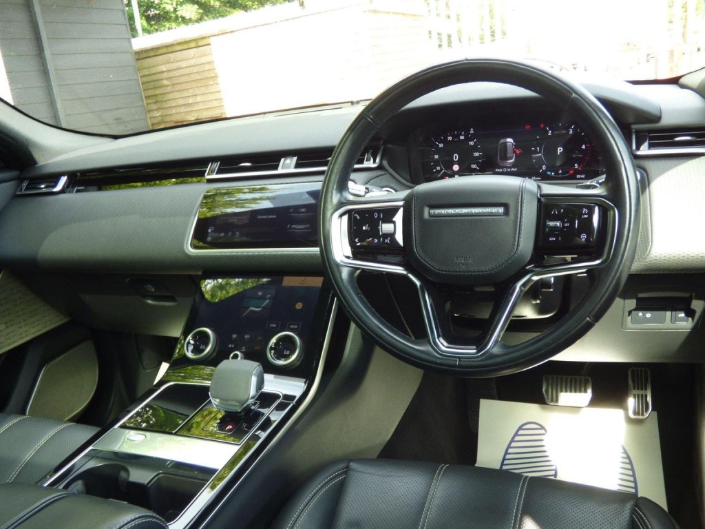 LAND ROVER RANGE ROVER VELAR