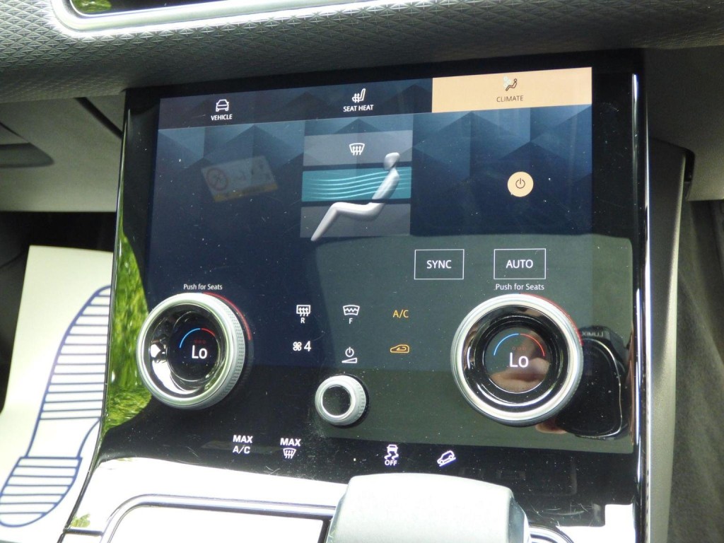 LAND ROVER RANGE ROVER VELAR