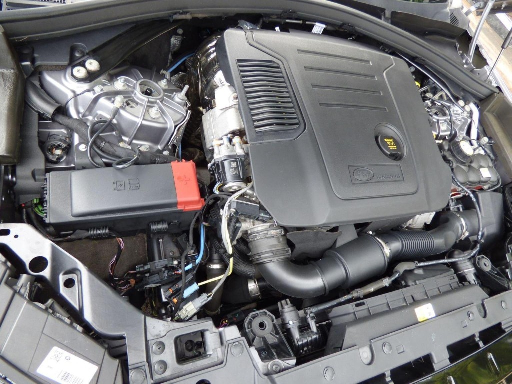 LAND ROVER RANGE ROVER VELAR