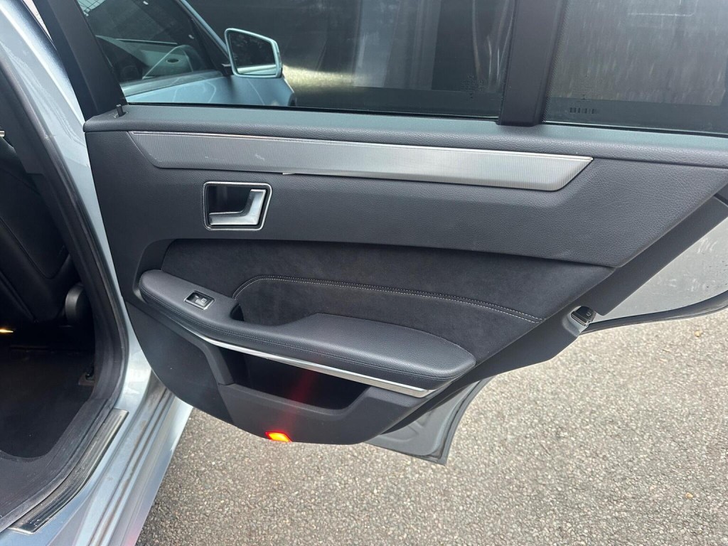 MERCEDES-BENZ E CLASS