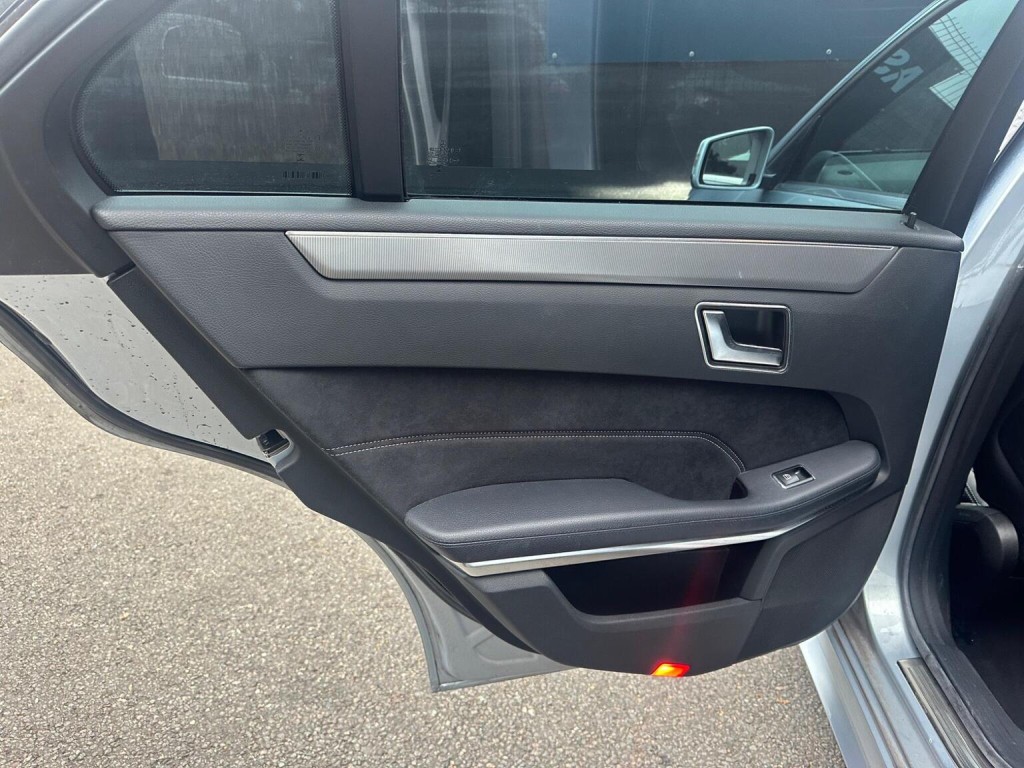 MERCEDES-BENZ E CLASS