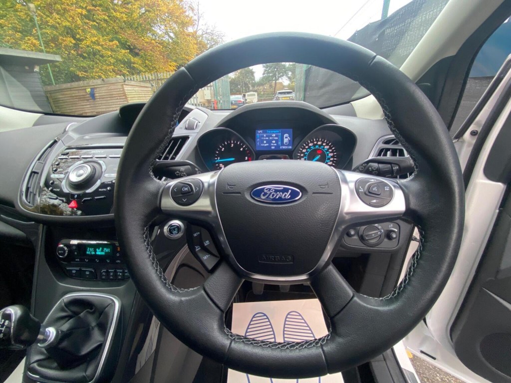 FORD KUGA