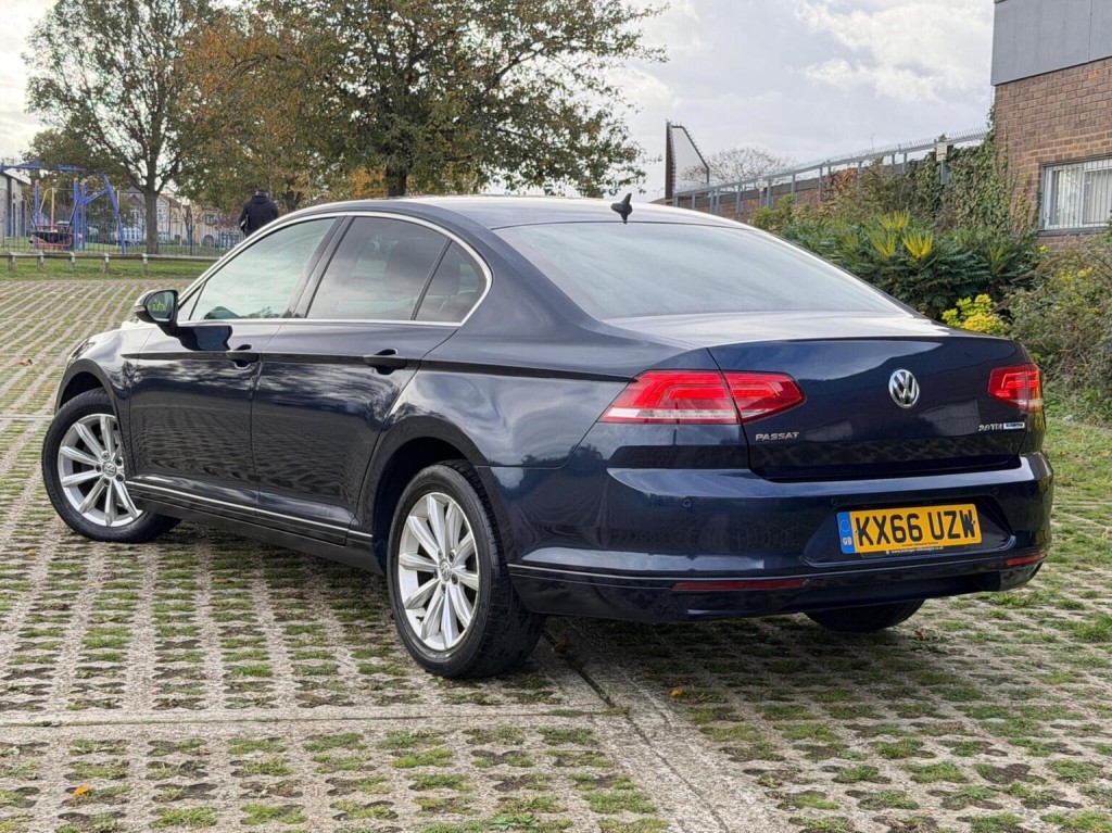 VOLKSWAGEN PASSAT
