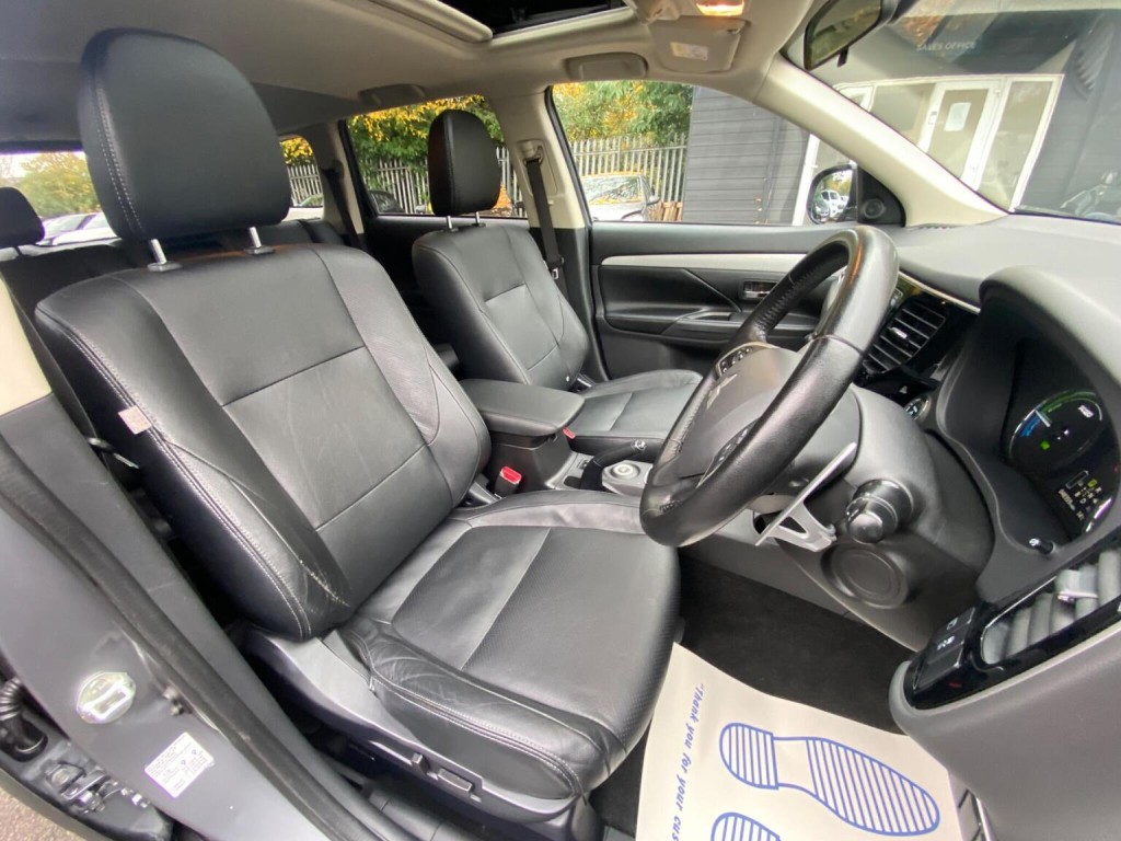 MITSUBISHI OUTLANDER