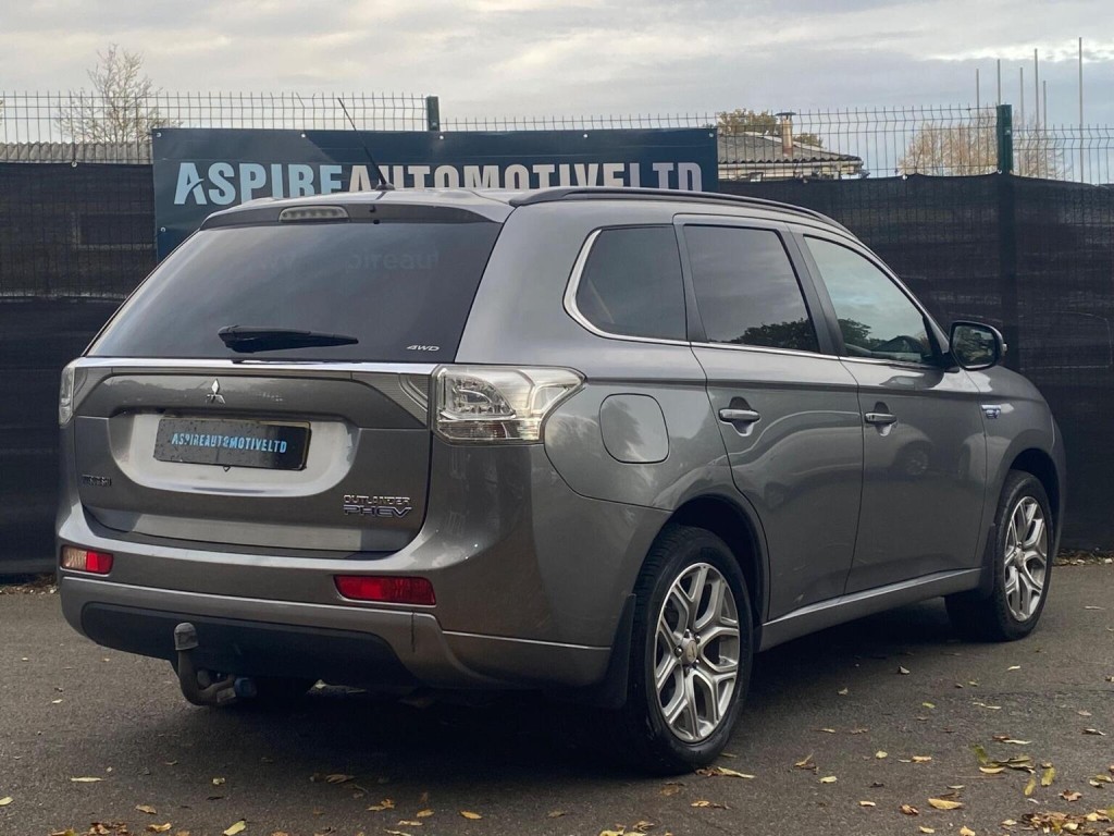 MITSUBISHI OUTLANDER