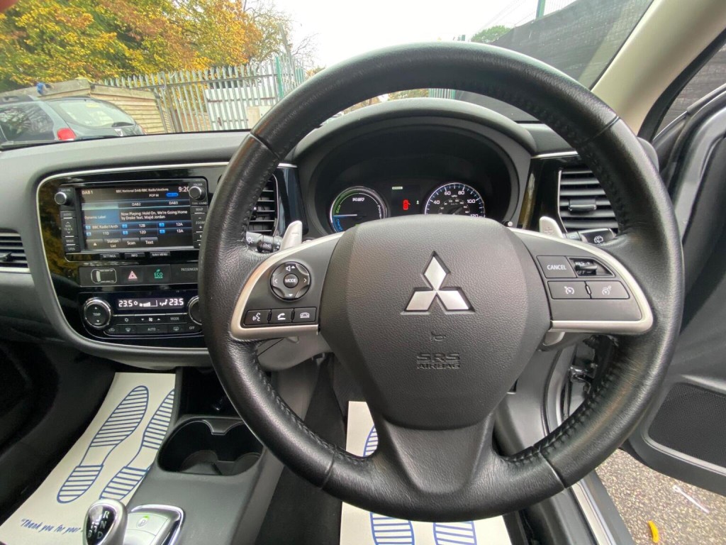 MITSUBISHI OUTLANDER