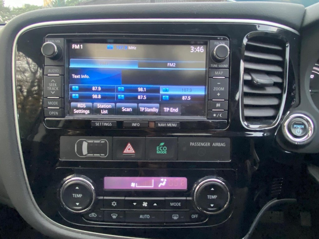 MITSUBISHI OUTLANDER