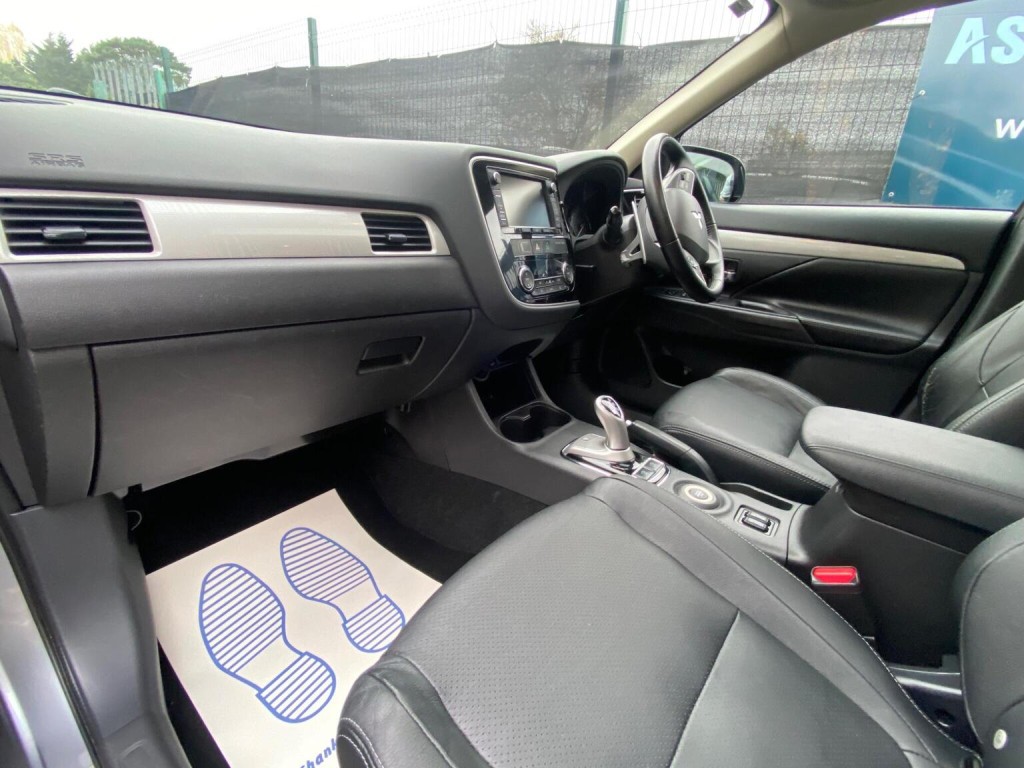 MITSUBISHI OUTLANDER