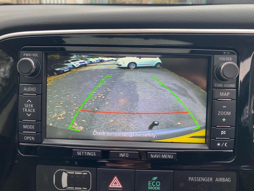 MITSUBISHI OUTLANDER