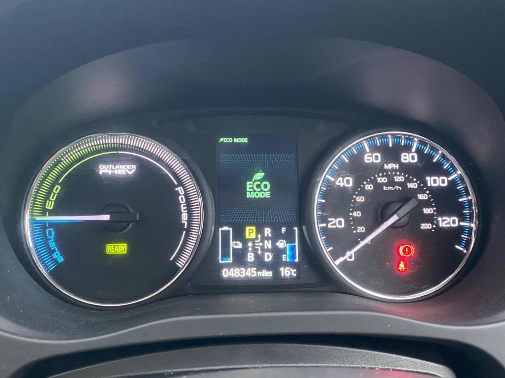 MITSUBISHI OUTLANDER