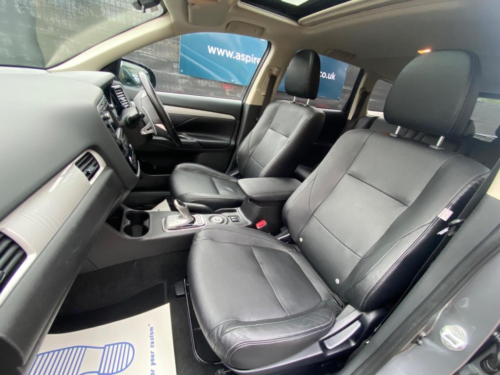 MITSUBISHI OUTLANDER