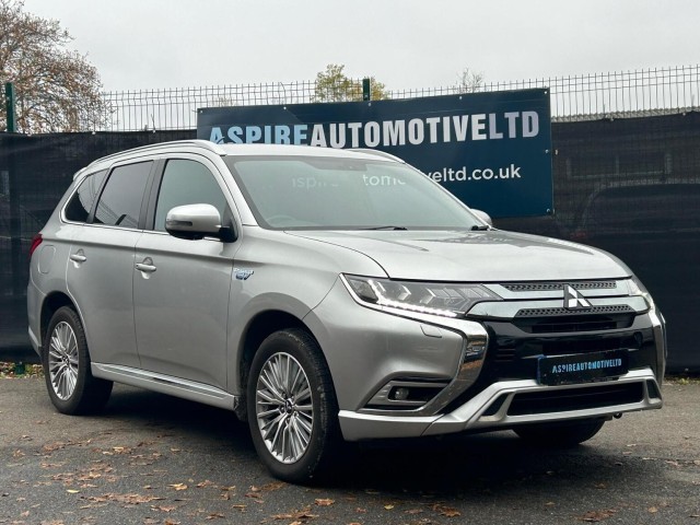 MITSUBISHI OUTLANDER 2.4h TwinMotor 13.8kWh 4h CVT 4WD Euro 6 (s/s) 5dr