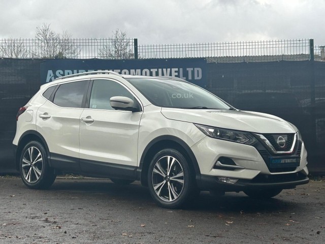 NISSAN QASHQAI 1.6 DIG-T N-Connecta Euro 6 (s/s) 5dr